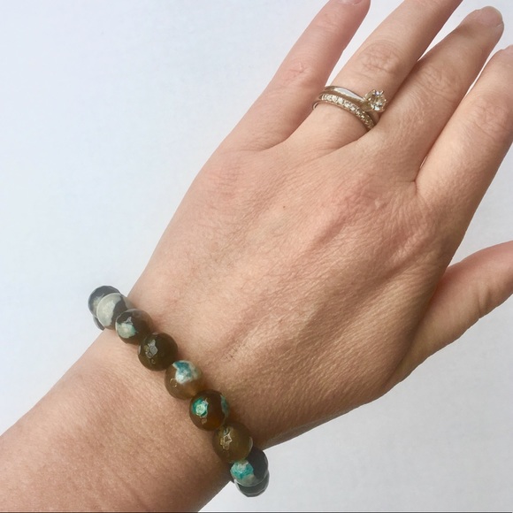 Agate (faux) Beaded Bracelet - Picture 3 of 3